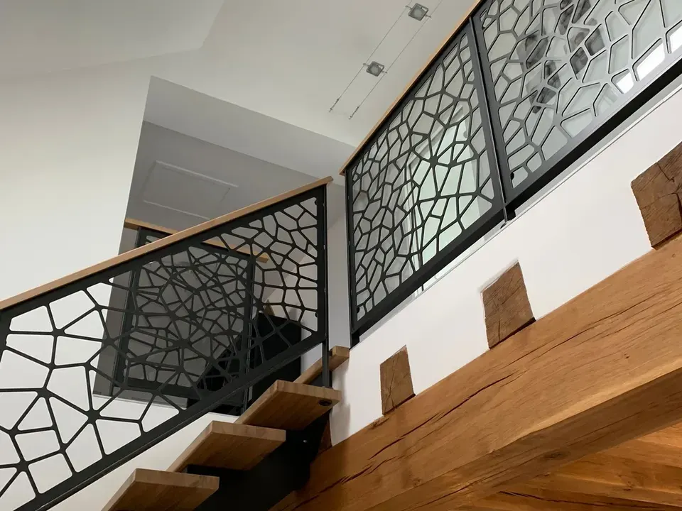Escalier intérieur — vue plongeante